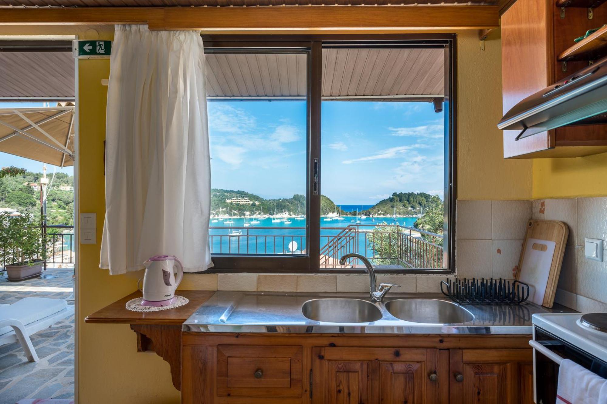 Agaloula Centrally Located Apartments, Lakka المظهر الخارجي الصورة