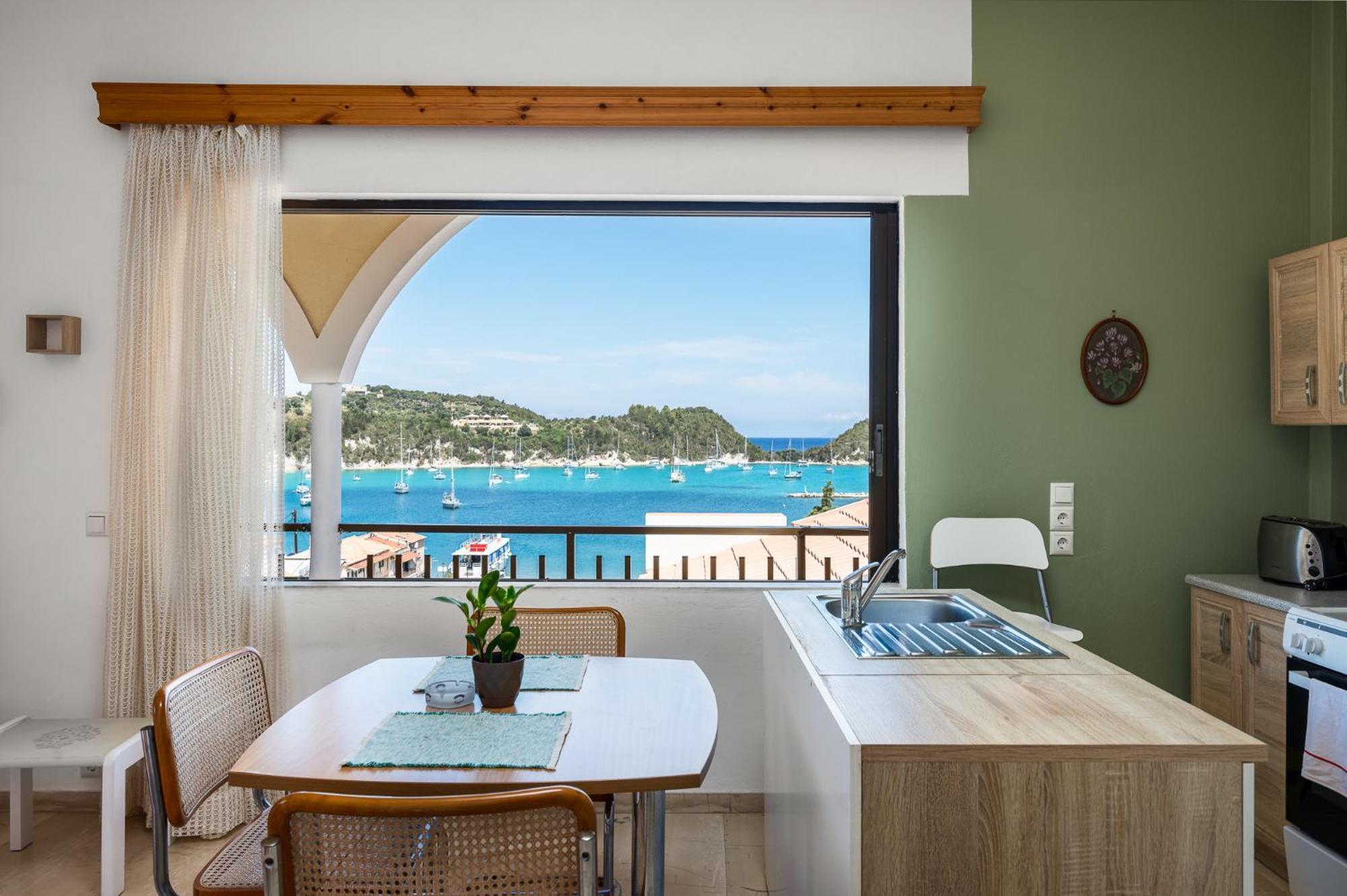 Agaloula Centrally Located Apartments, Lakka المظهر الخارجي الصورة