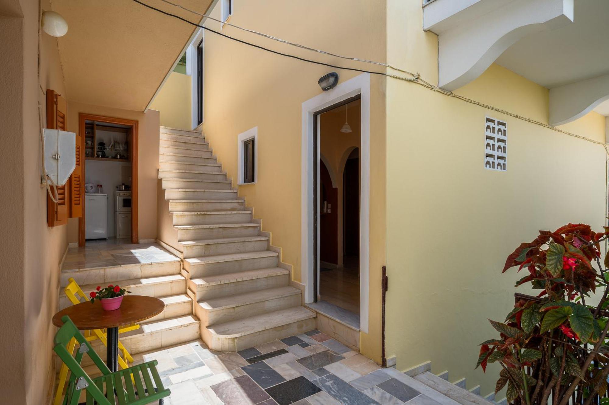 Agaloula Centrally Located Apartments, Lakka المظهر الخارجي الصورة