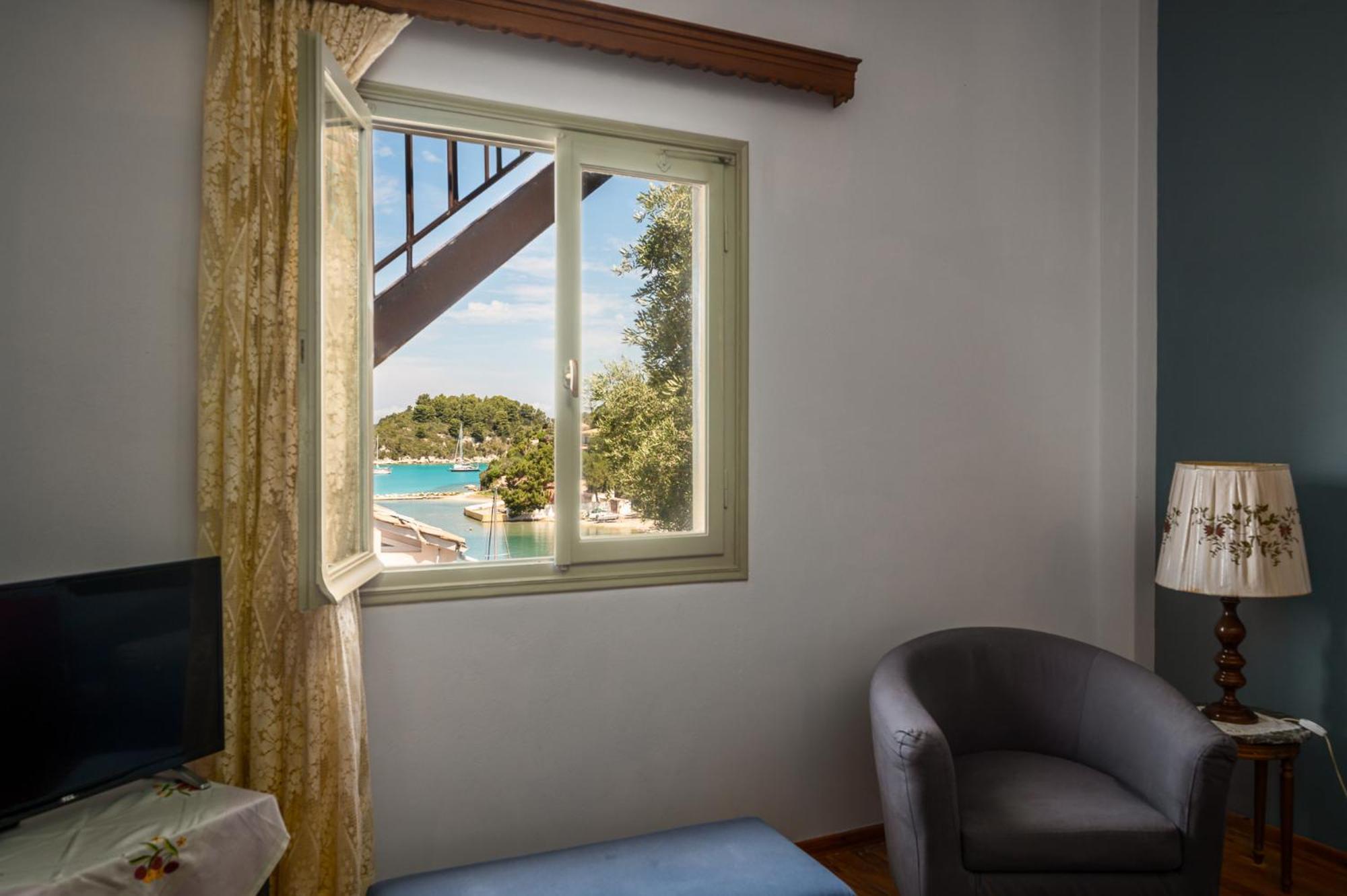 Agaloula Centrally Located Apartments, Lakka المظهر الخارجي الصورة